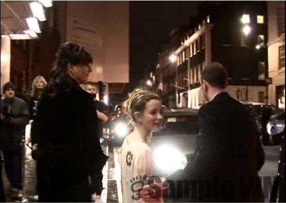 27th November 2007: Dakota leaves her hotel
