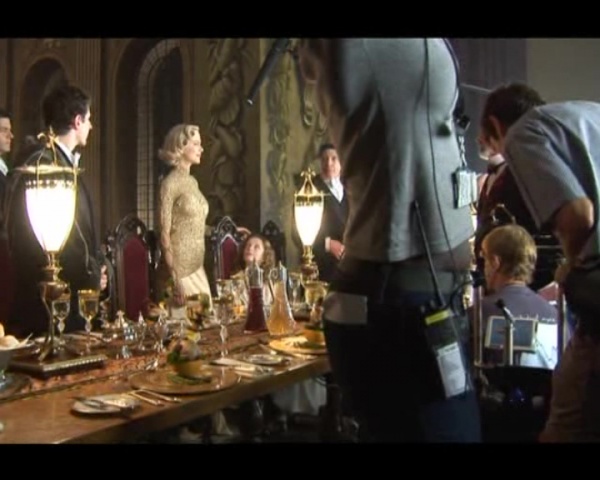 The Golden Compass: DVD Extra 'Costumes'
